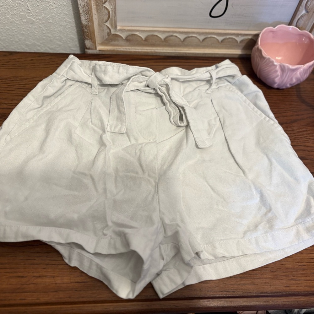 Ci Sono High Waist White Shorts
